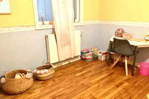 Chambre d'enfant rangée après organisation