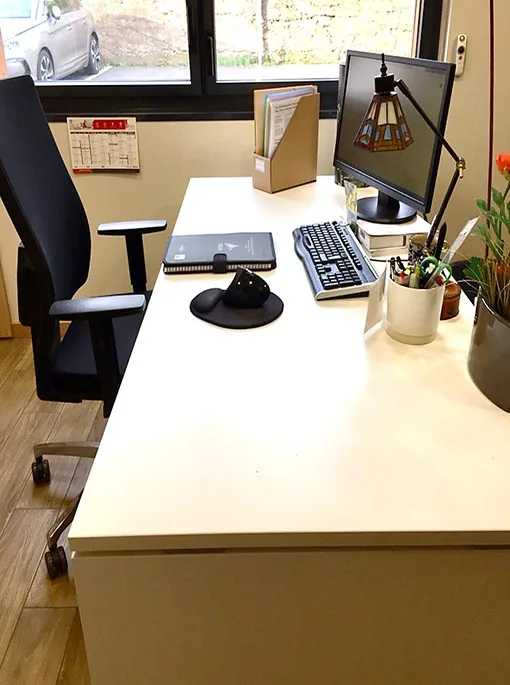 Poste de travail épuré après coaching organisation professionnelle